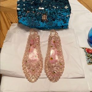 Pull on rubber shoes